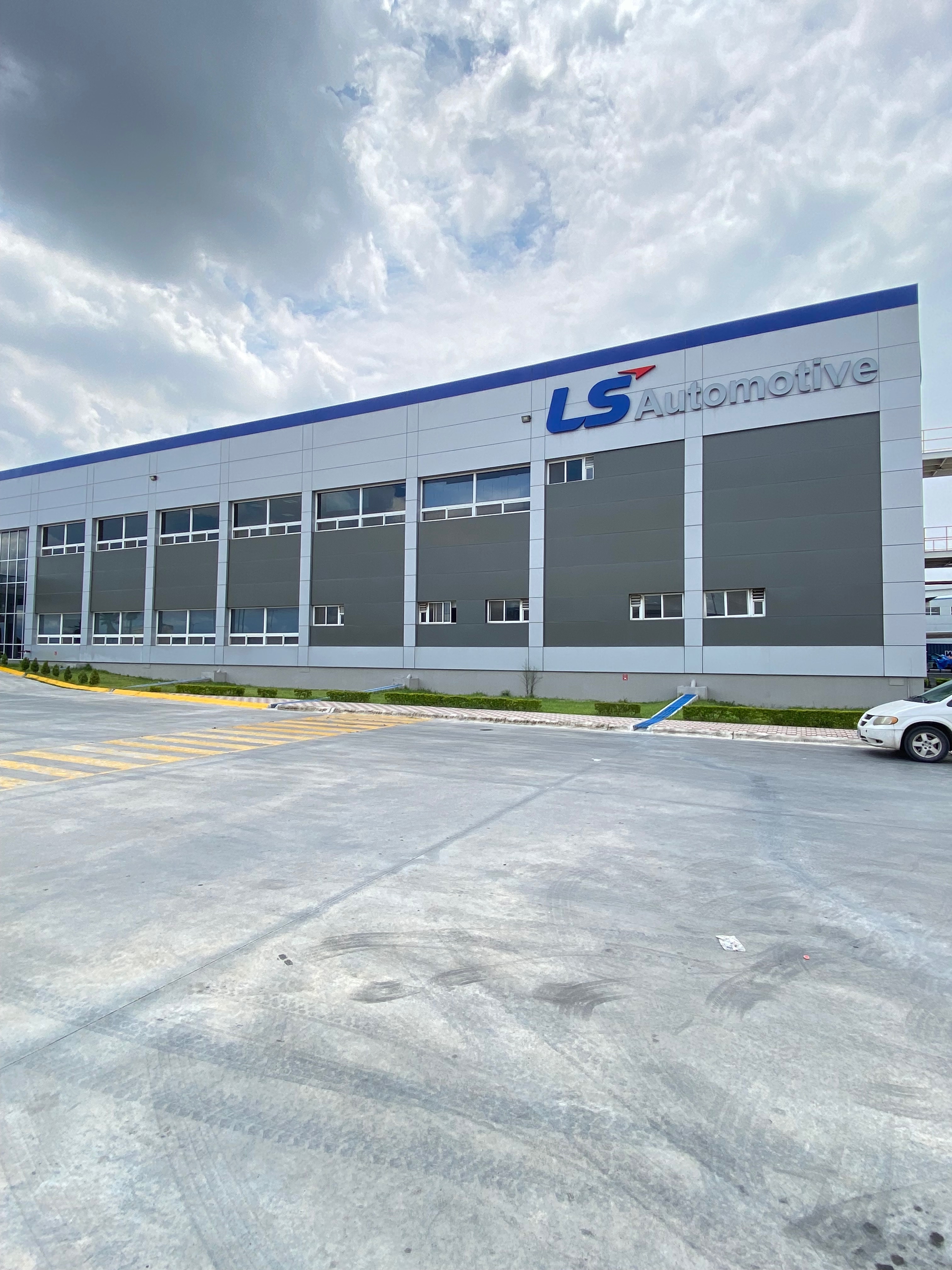 Fachada de LS Automotive
